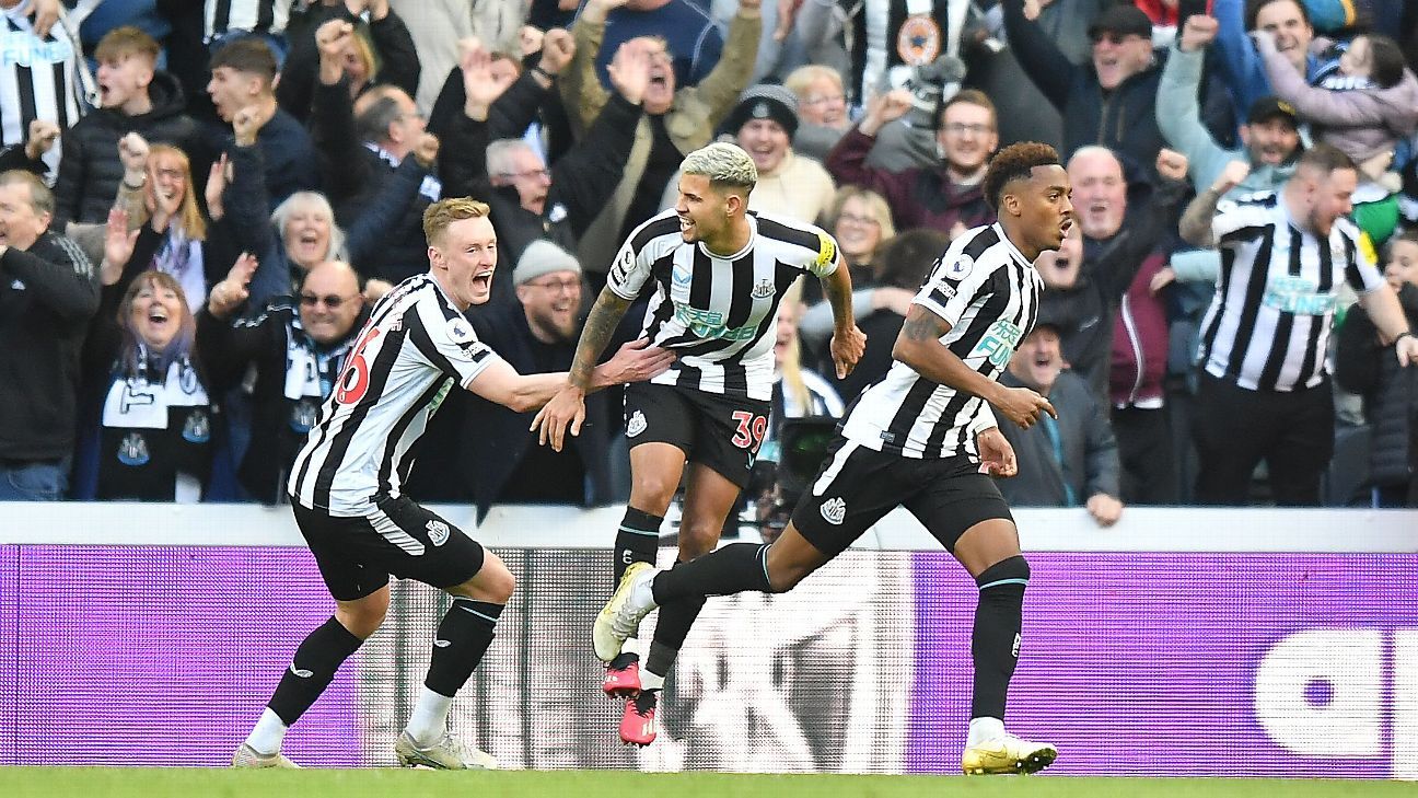 "Newcastle United Upset Manchester United with 2-0 Victory"
