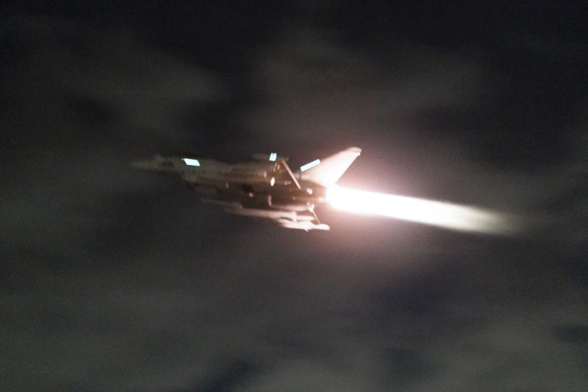 "US, UK, Russia, and China Clash Over Yemen Rebels' Attacks on Red Sea Ships"