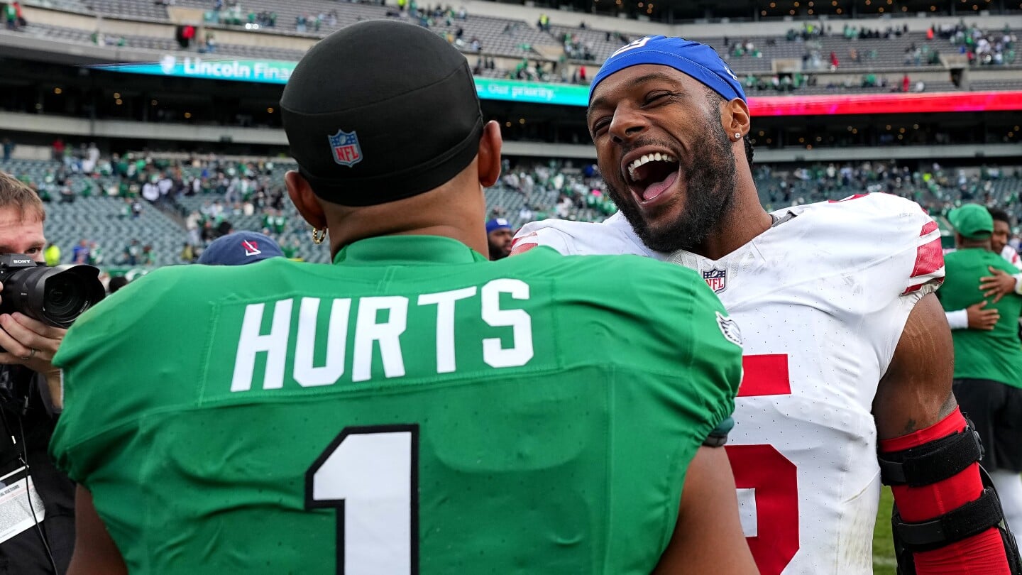 Featured image for Giants players criticize refs over controversial 'tush push' calls