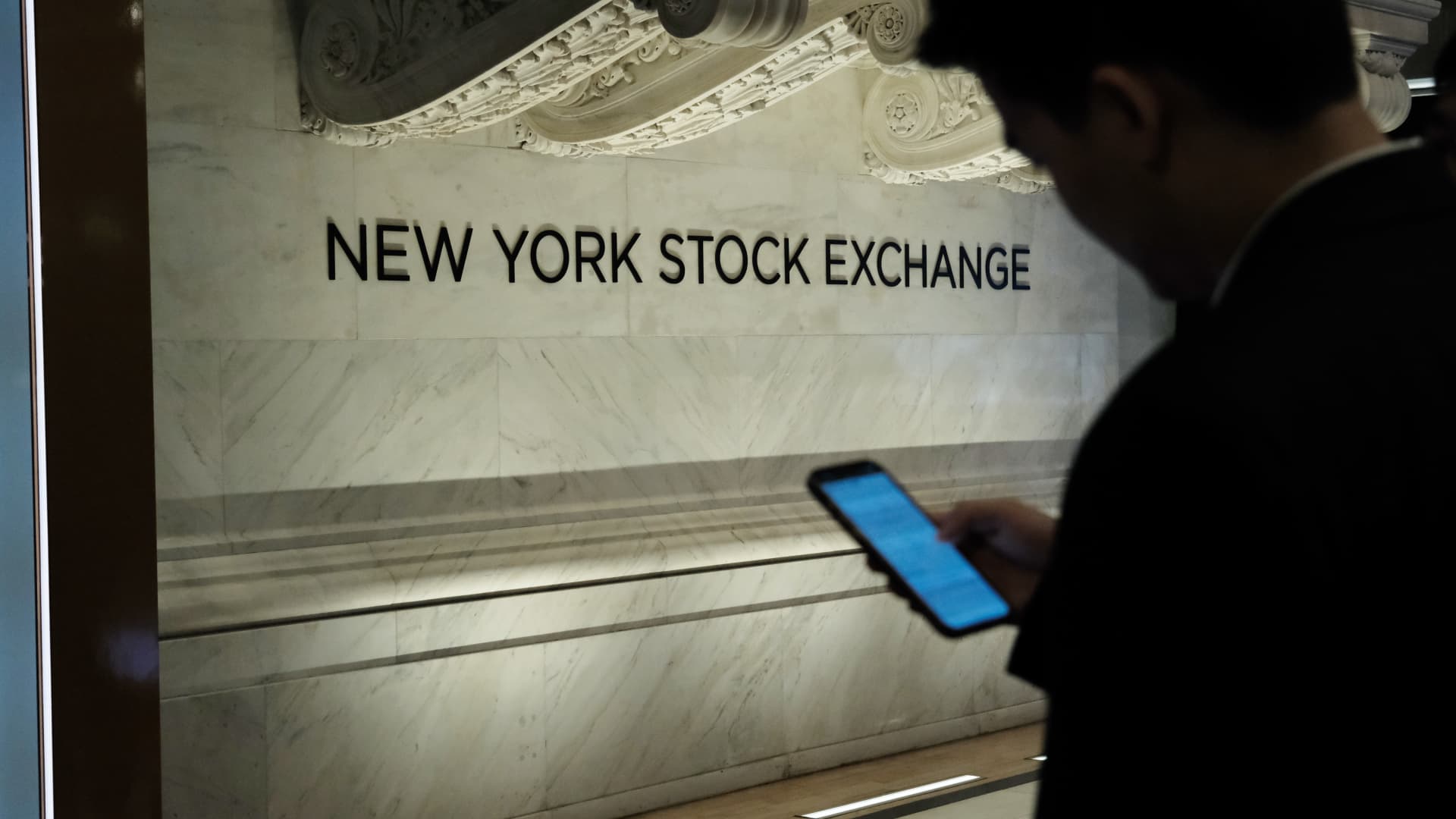 Market Optimism Prevails Despite Political Turmoil