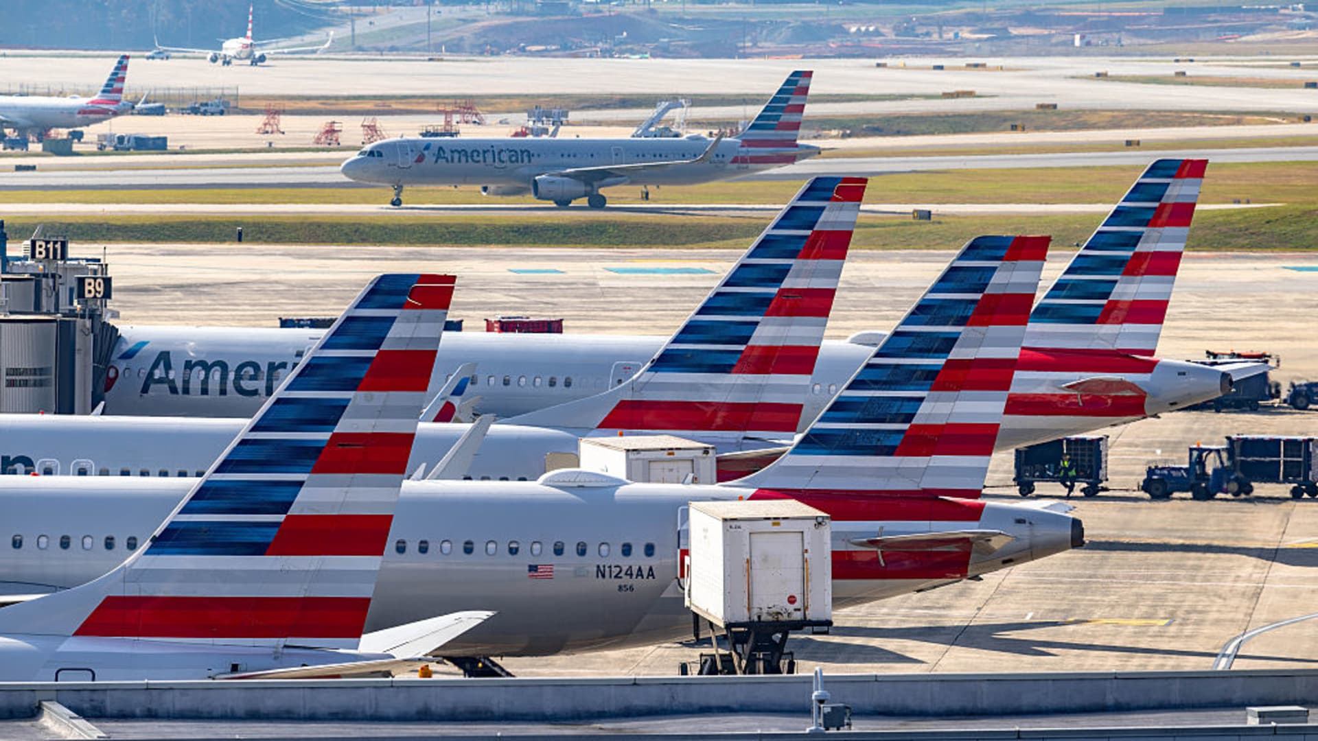 Featured image for American Airlines Tightens Restrictions and Cuts Miles for Basic Economy Flyers