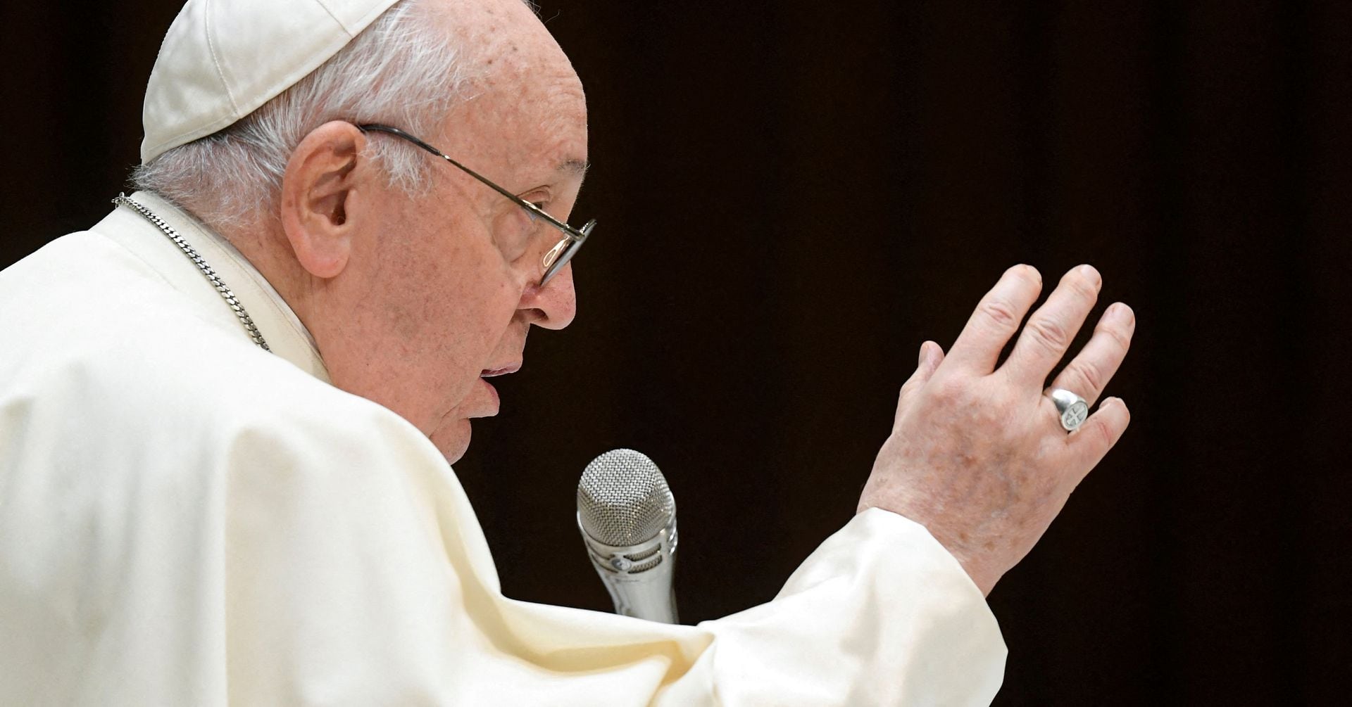 Featured image for "Pope Francis Clarifies Stance on LGBT Blessings: Individual Focus, Not Union Approval"