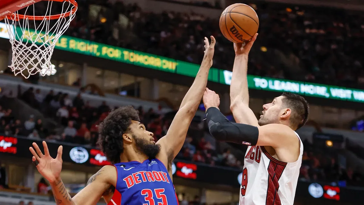 Bulls dominate Pistons in Casey's final game as coach.