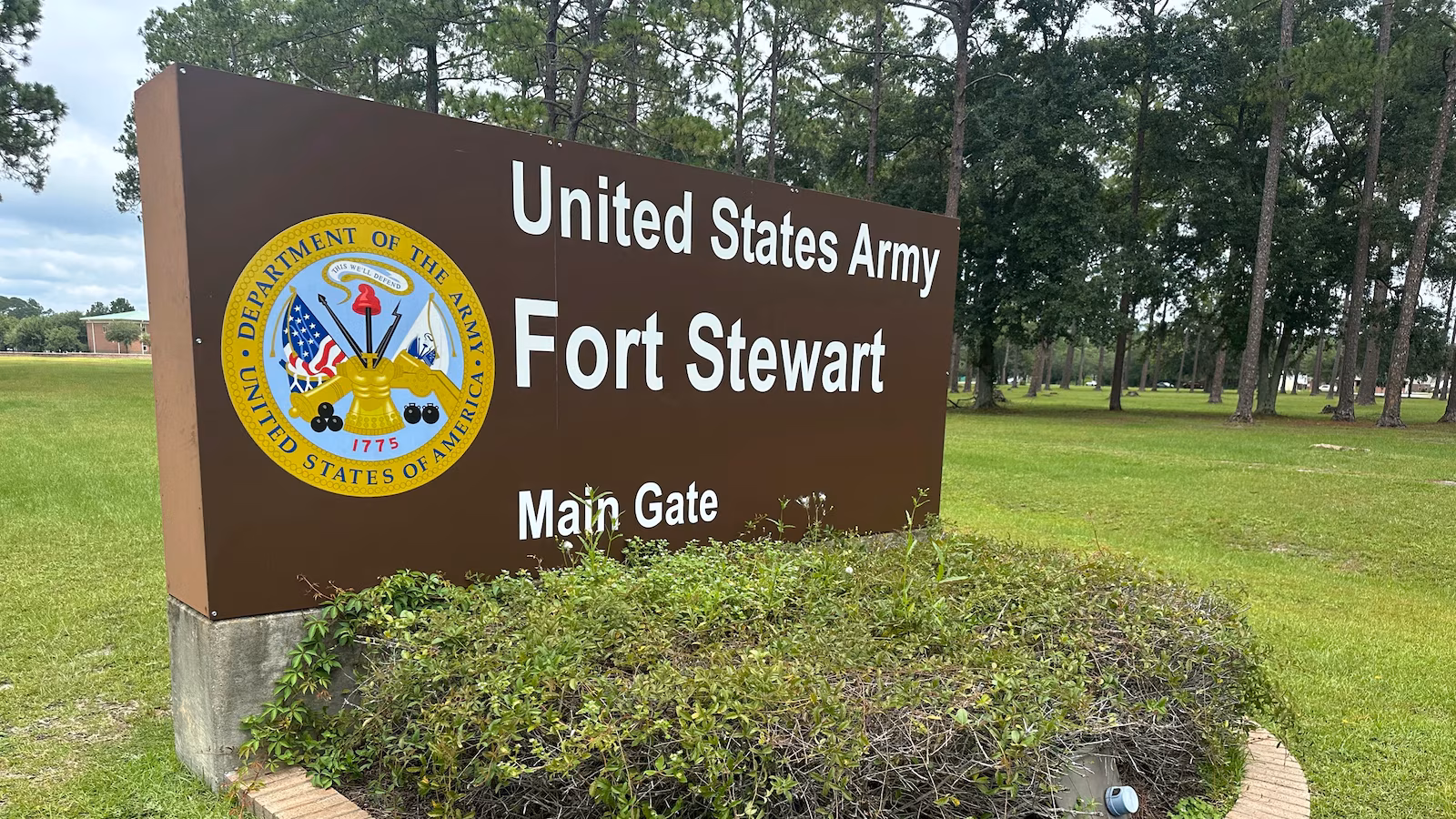 Featured image for Fort Stewart Soldiers Honored for Heroism in Gunfire Incident