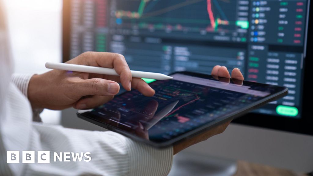 Featured image for Trump Calls for End to Quarterly Financial Reports for Public Companies