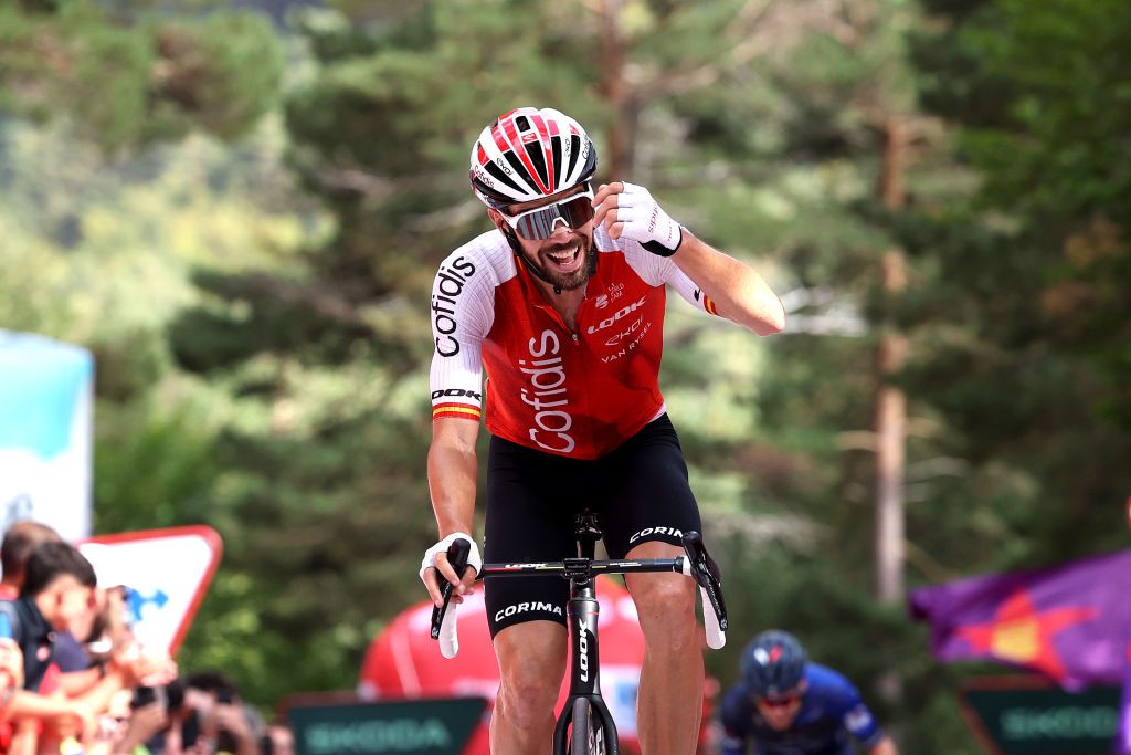 "Jesus Herrada Dominates Stage 11 of Vuelta a España, Sepp Kuss Holds onto Red Jersey"