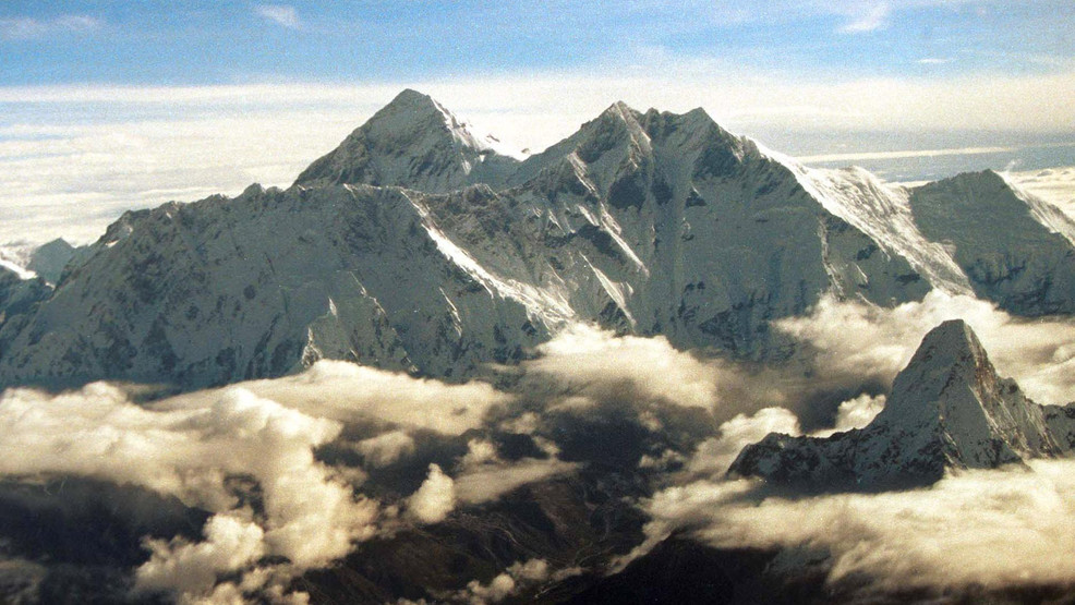 Multiple Climbers Die on Mount Everest, Including Seattle Doctor and American Mountaineer
