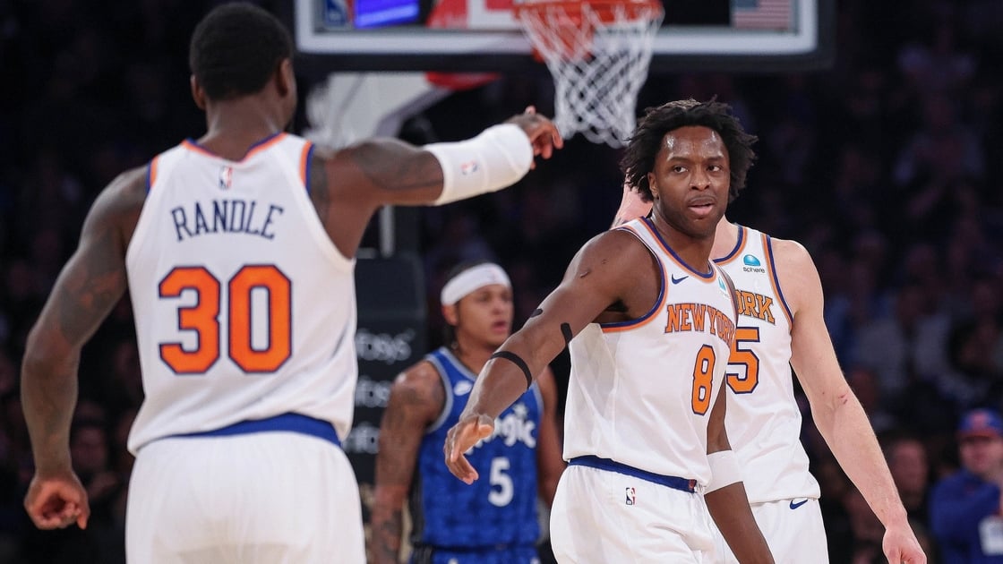 Featured image for "Knicks' OG Anunoby and Julius Randle: Injury Updates and Team Approach"