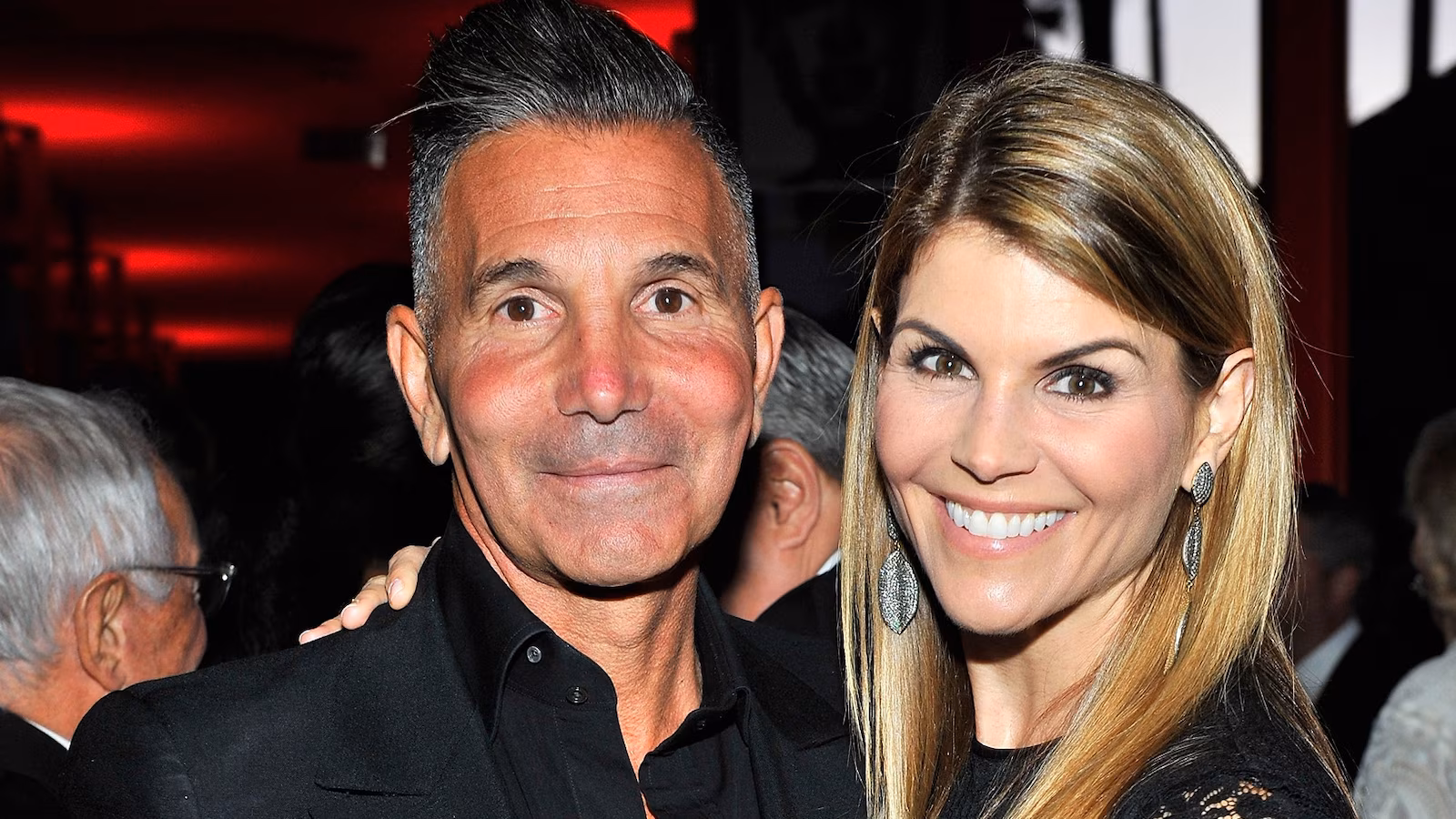 Featured image for Lori Loughlin and Mossimo Giannulli End Nearly Three-Decade Marriage