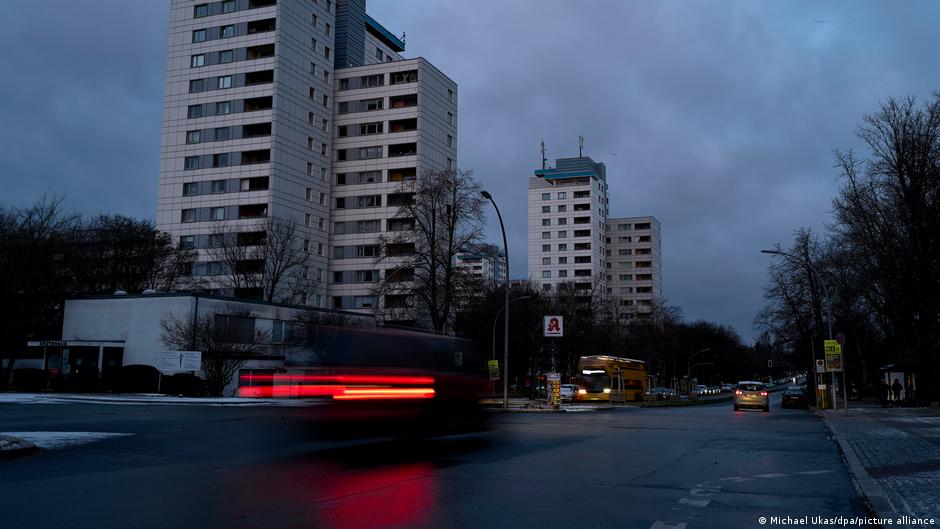 Featured image for Berlin Power Outage Affects 45,000 Homes Amid Suspected Arson