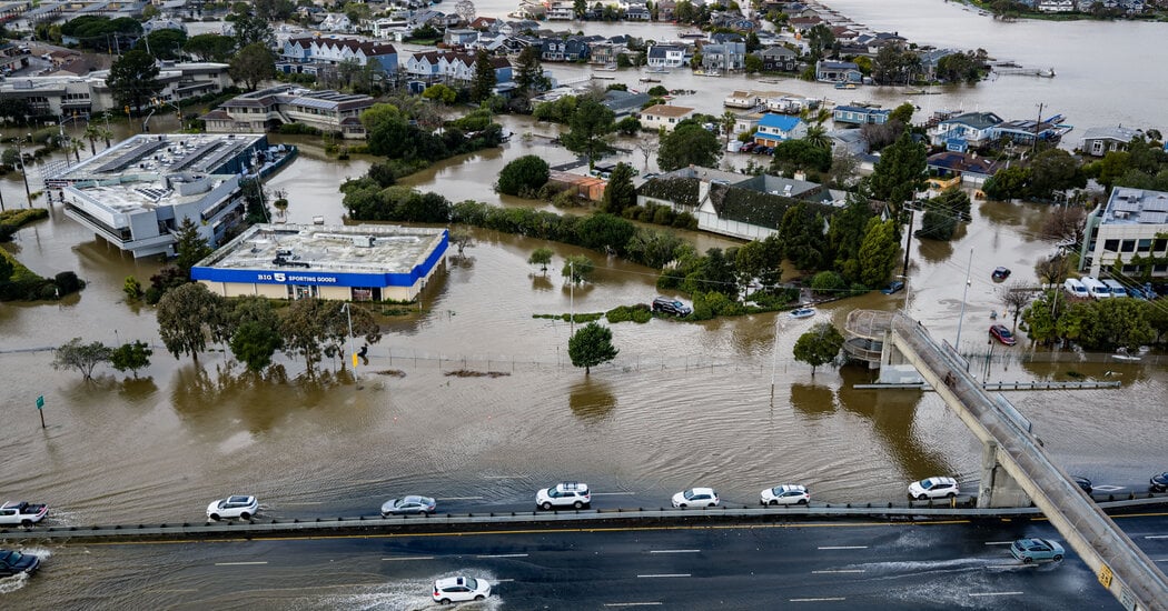 Featured image for California and Washington face severe flooding from heavy rains and king tides