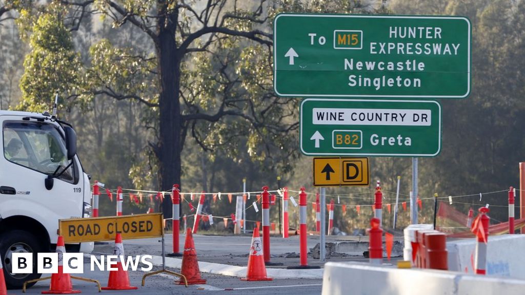 "Fatal Bus Crash Claims 10 Lives in Hunter Valley, Australia"