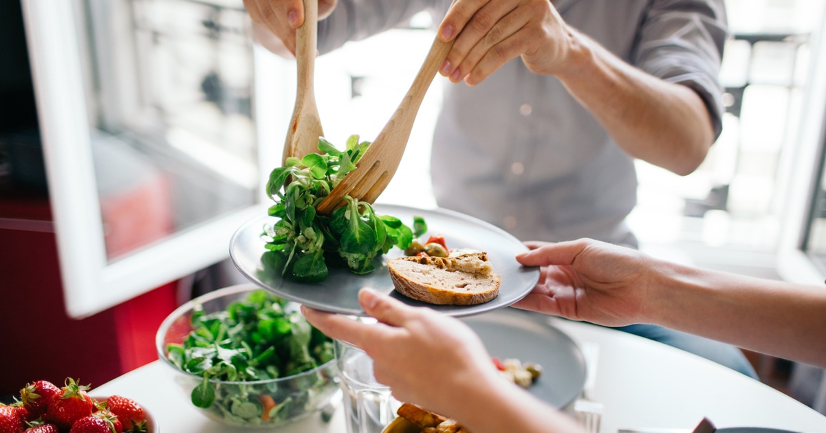 "Scientific Studies Confirm the Health Benefits of the Mediterranean Diet in Blue Zones"