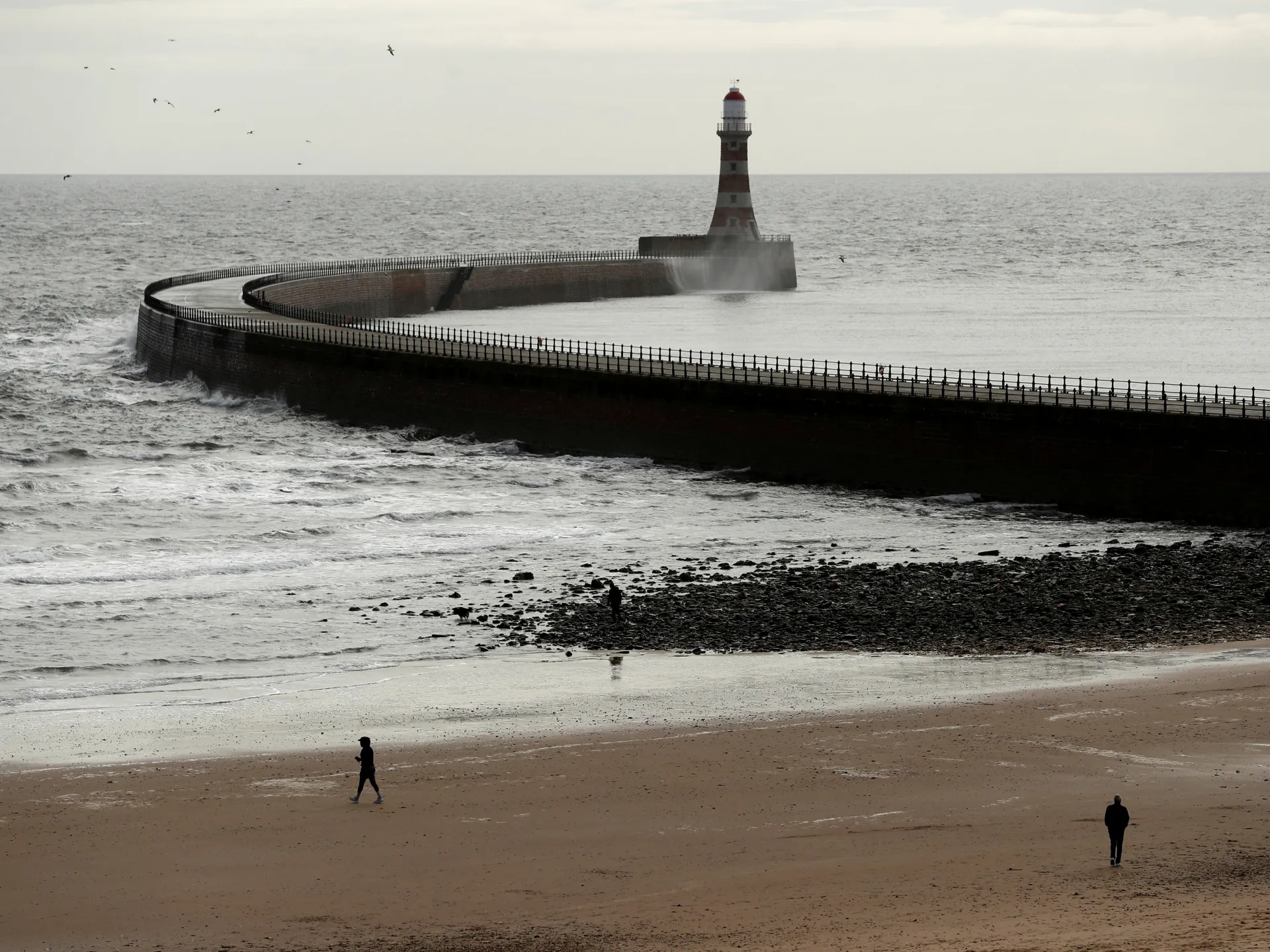 Featured image for "Water Quality Crisis: Triathlon Competitors Sickened in UK Event"