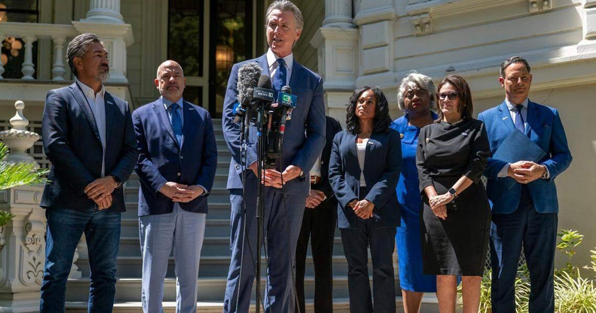 Texas Republicans Unveil Redistricting Plans Amid National Political Map Battles