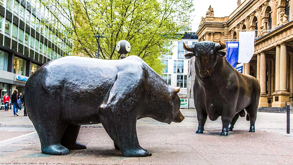 "Market Showdown Looms with Upcoming Jobs Data; Top Stocks in Focus"