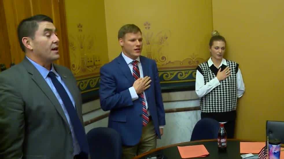 "Iowa Bill Mandates Daily National Anthem Singing in Schools"