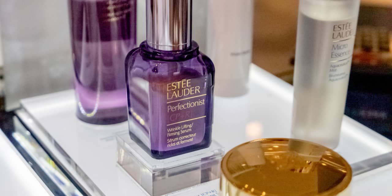 Featured image for Estée Lauder Stock Faces Downgrades Amidst China Recovery Concerns