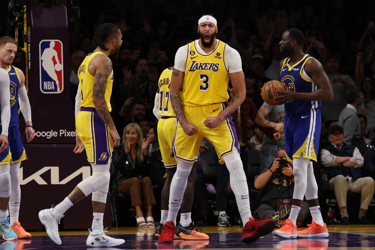 Lakers defeat Warriors, advance to Western Conference finals.