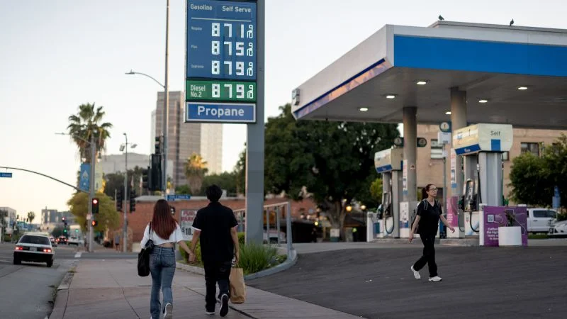 Oil climbs as Trump ultimatum and Iran’s Hormuz threat loom