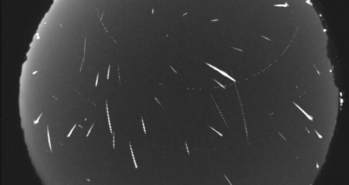 Featured image for Double Meteor Shower Peaks This Week: Best Viewing Tips