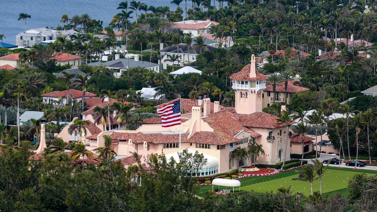 "Trump's Fundraising Tactics: Mar-a-Lago Cash Funnel and Biden Money Race Takeaways"