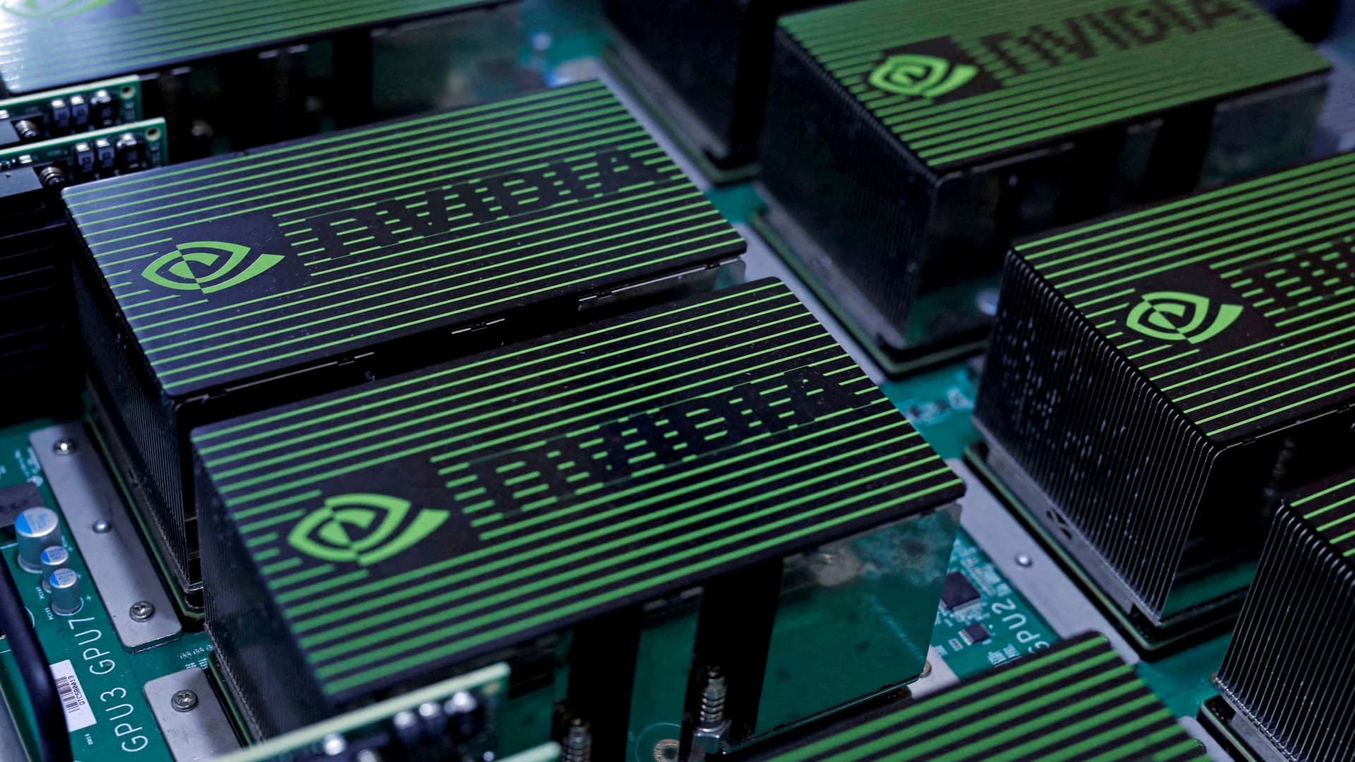 "Nvidia's China Update and US Export Controls: Impact on AI Chip Market and Military Concerns"