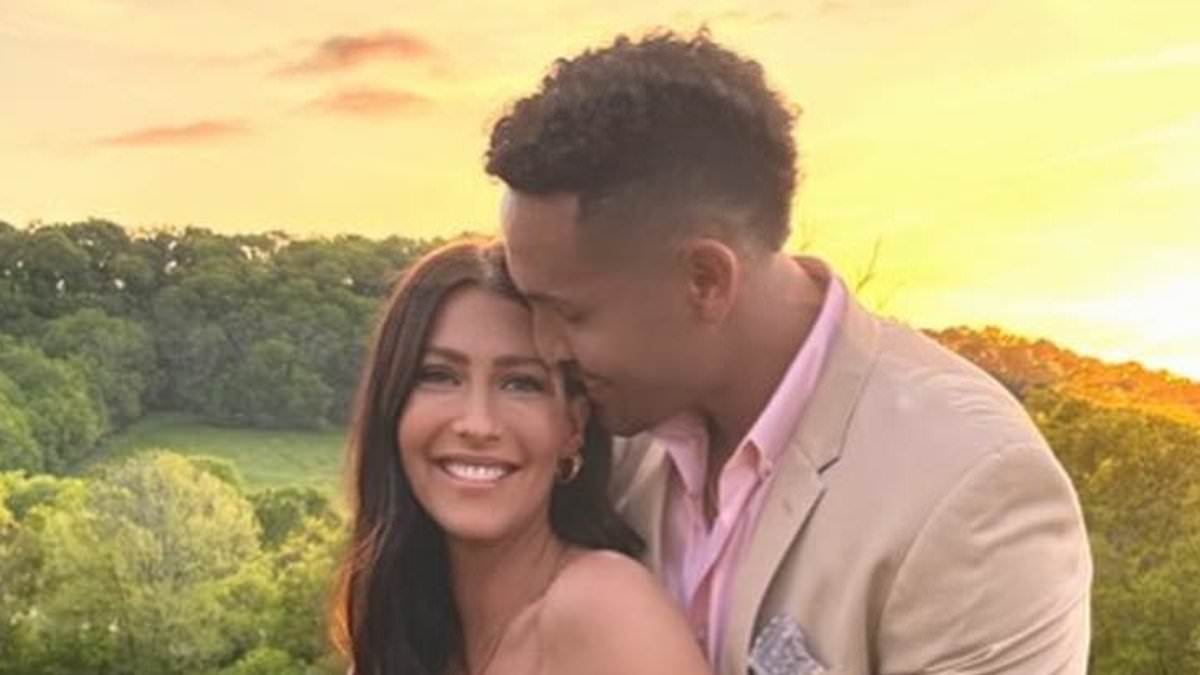 Featured image for Bachelorette Star Becca Kufrin and Fiancé Thomas Jacobs Welcome First Child