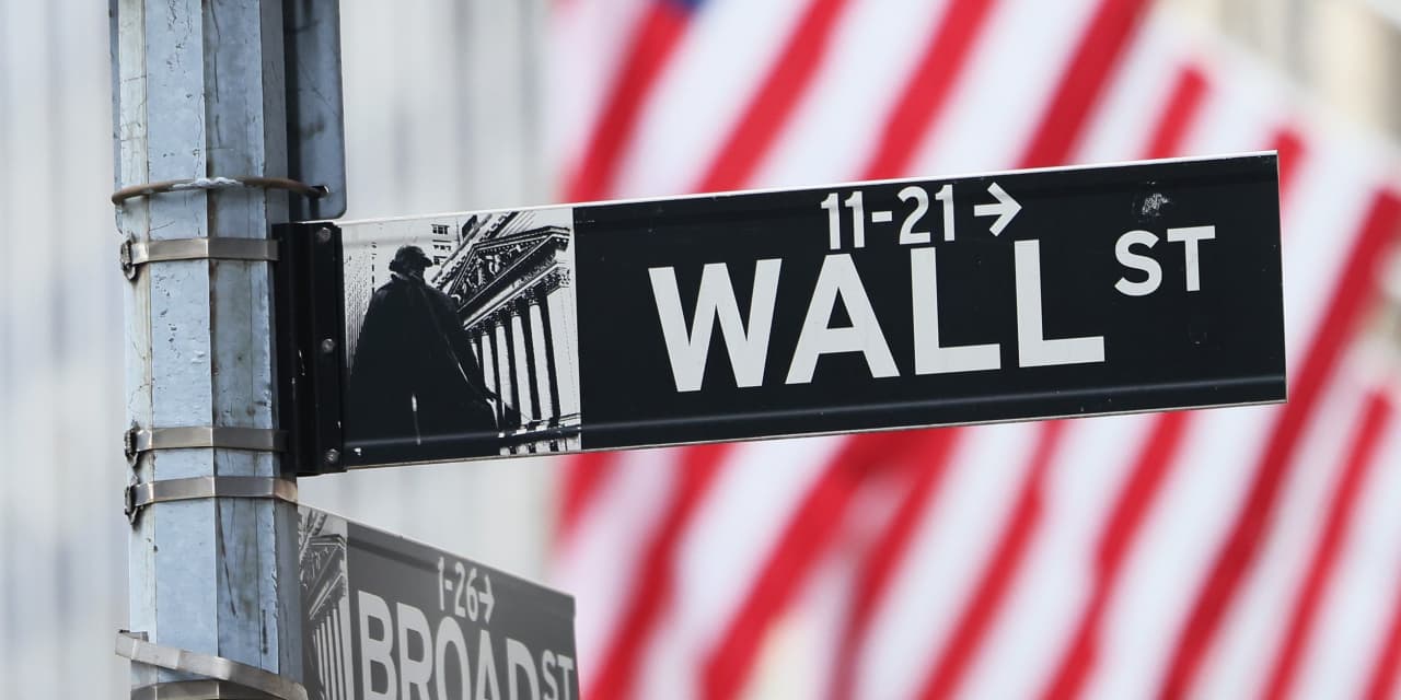 "S&P 500 Surges on Fed's Rate Hike Pause and Strong Q3 Results"