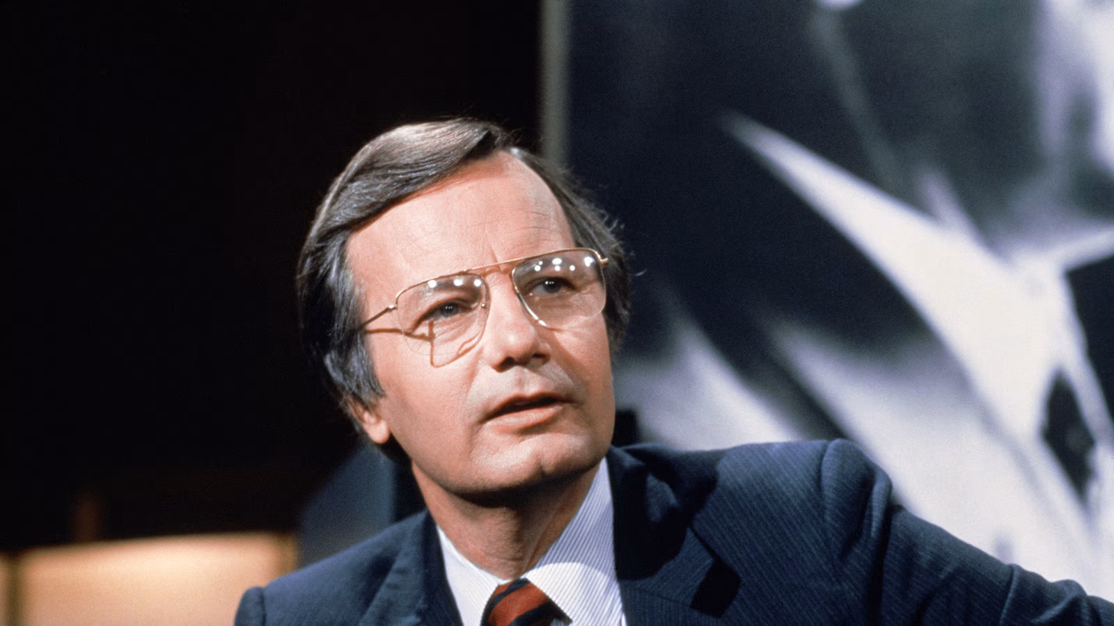 Featured image for Bill Moyers, Renowned Journalist and Former White House Press Secretary, Dies at 91