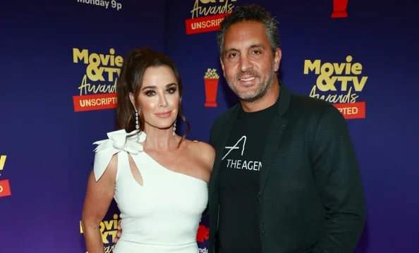Kyle Richards and Mauricio Umansky's Selfie Sparks Split Rumors