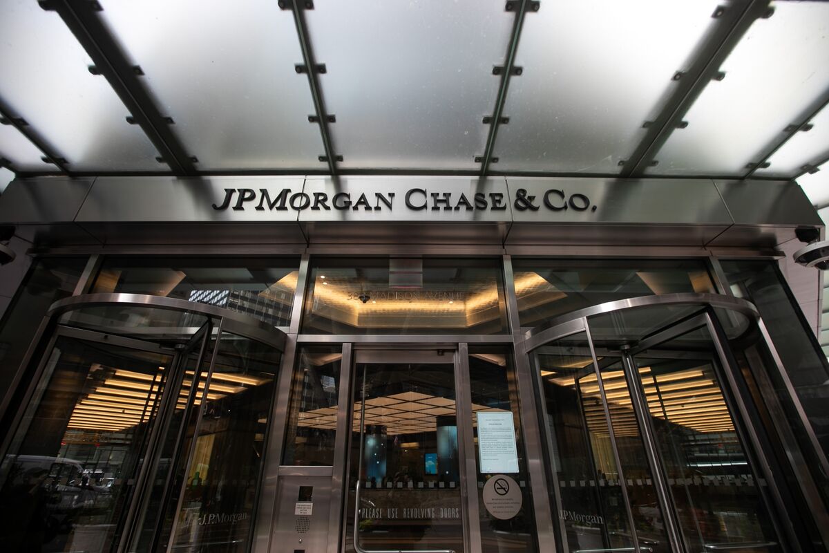 Featured image for "JPMorgan Stock Hits Unprecedented Peak"
