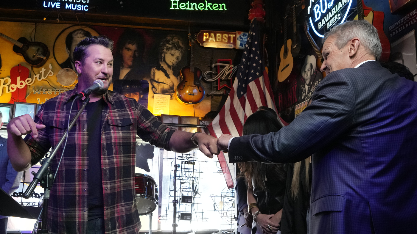 Tennessee Enacts Historic Law Safeguarding Musicians from AI