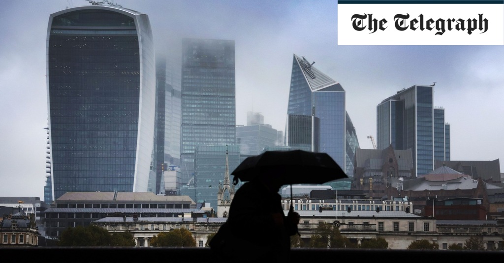 "2024 Forecast: 30,000 UK Businesses Face Insolvency Amid Economic Challenges"