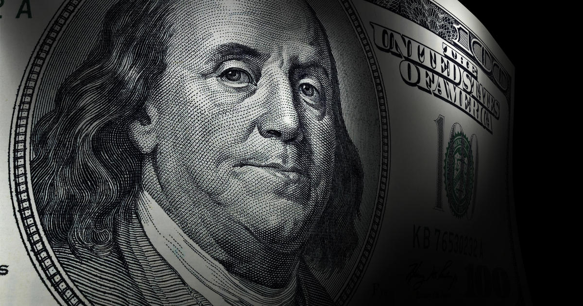 Featured image for "Anonymous Donations and Fundraising Shake Up 2024 Presidential Race"