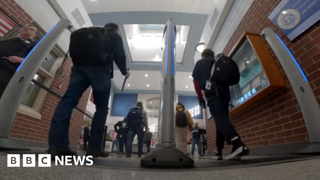 Featured image for Flawed AI scanner fails to detect knives in US schools.