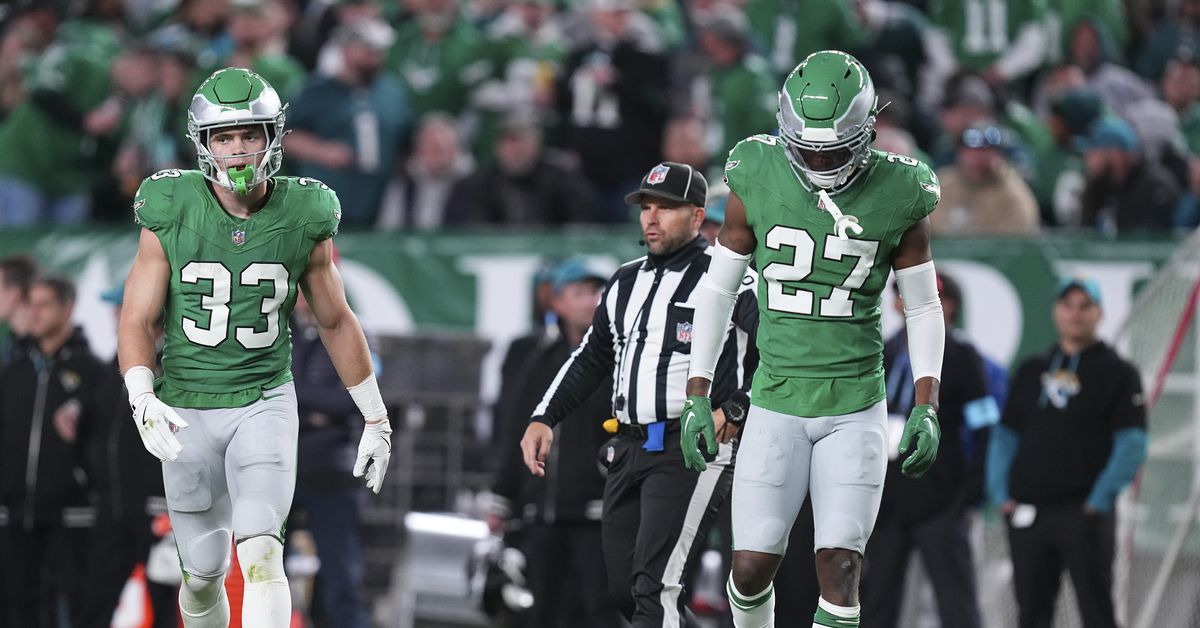 Featured image for Eagles Triumph Over Jaguars with Historic Feats and Rookie Highlights