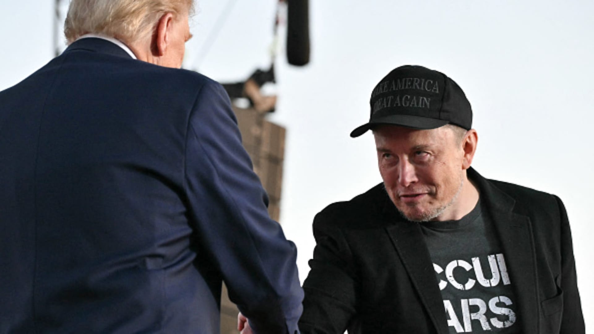 Elon Musk Supports Presidential Influence Over Federal Reserve