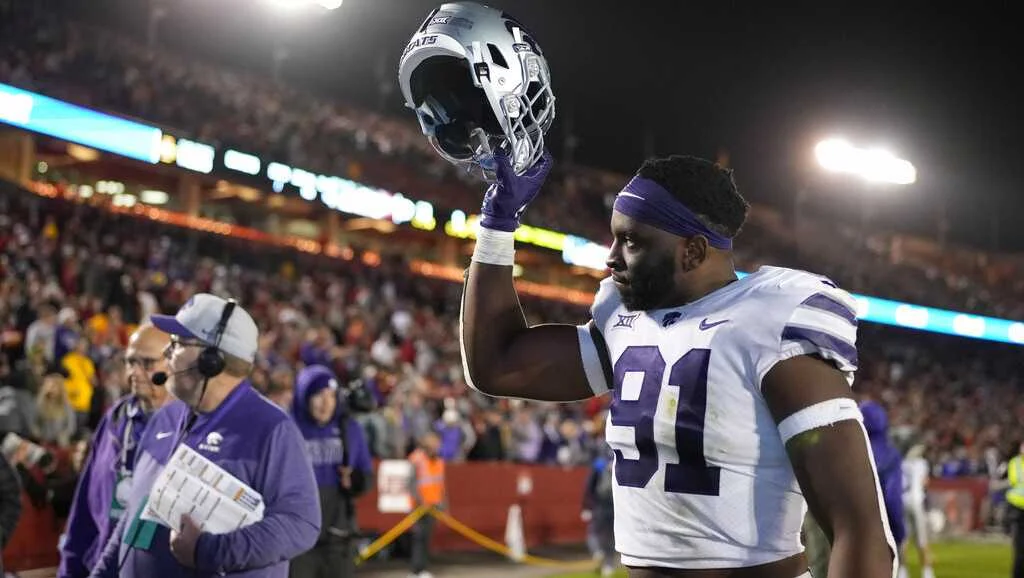 Chiefs add defensive end Felix Anudike-Uzomah in first round of NFL Draft.