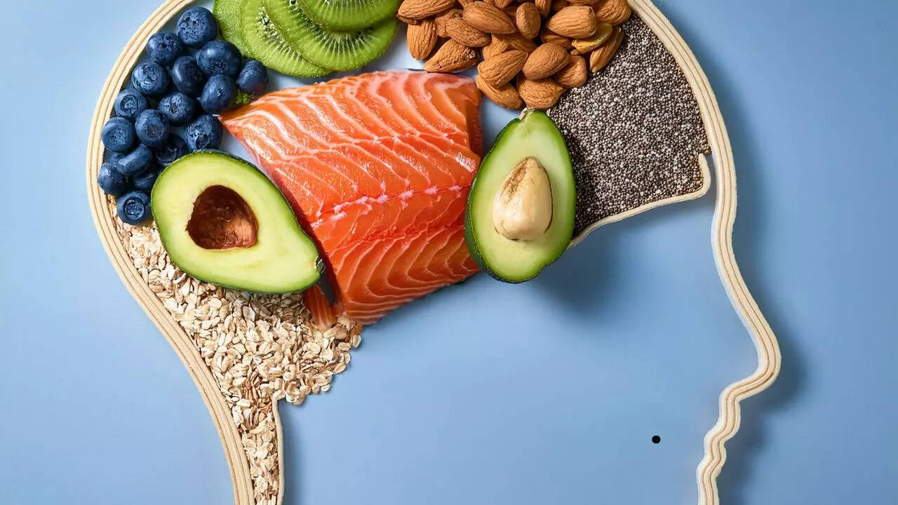 Featured image for Top nutrients and foods to enhance memory and reduce dementia risk