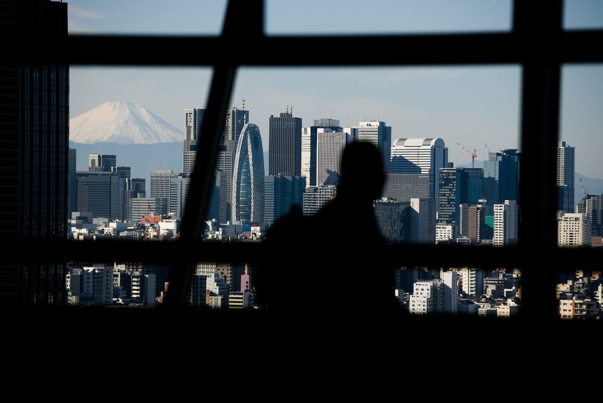 Market Warning: Japan Insurer to Sell Foreign Debt