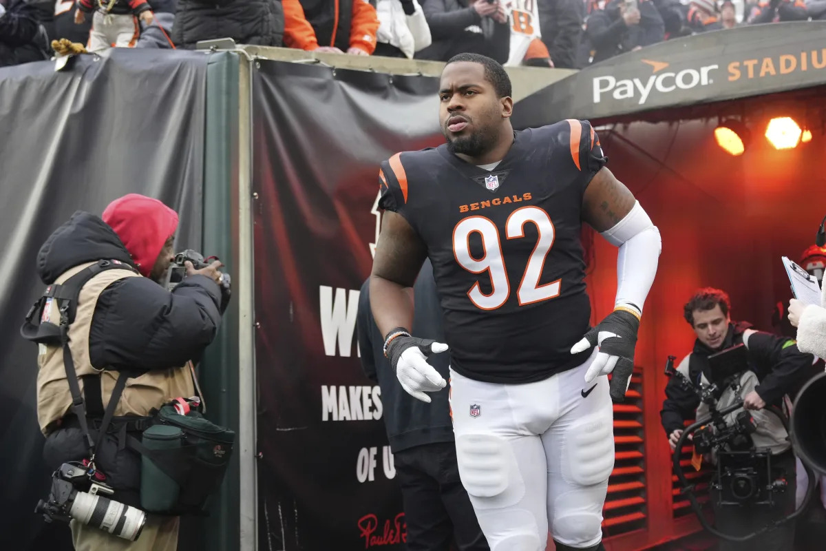 Featured image for "Bengals' BJ Hill's Unbelievable Butt Pick Stuns Vikings"