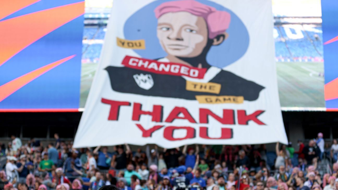 Featured image for Megan Rapinoe's Farewell Game Draws Record NWSL Crowd
