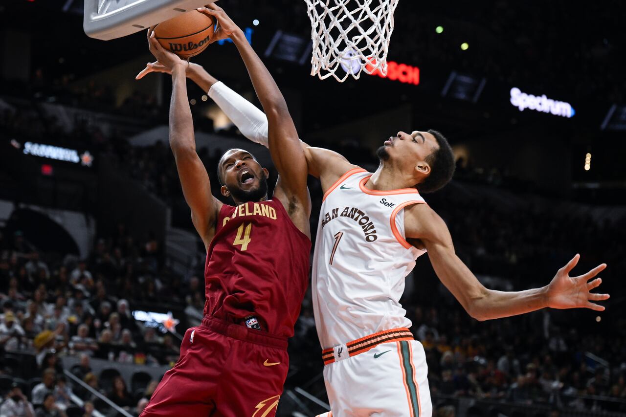 Featured image for "Cavs' Evan Mobley Shines, Sparks Altercation in Dominant Win Over Spurs"