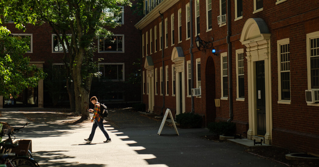 Featured image for Harvard and Trump Administration's Legal Battles: A Complex Outcome