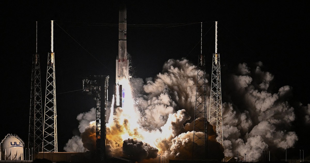 "First U.S. Lunar Mission in 50 Years: Commercial Deliveries and Human Remains On Board"
