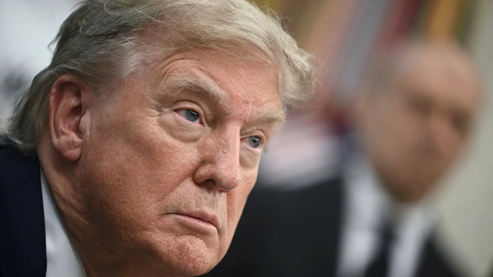Trump Confronts Rising Tensions and Domestic Pressure Over Iran Policy