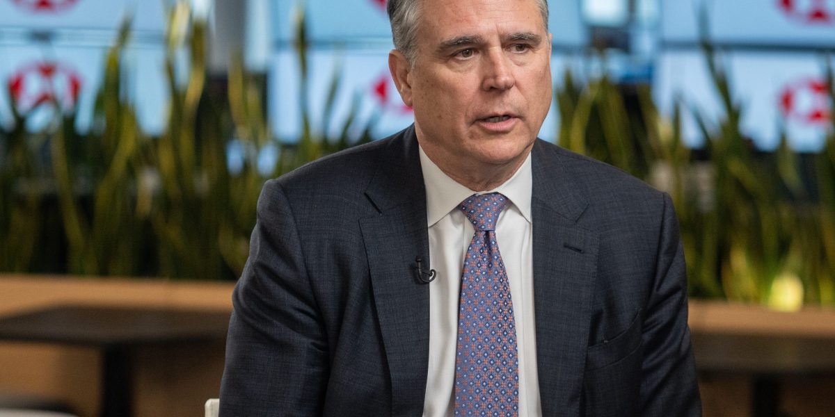 Featured image for Banks Mandate Full-Time Office Return to Avoid Home Inspections