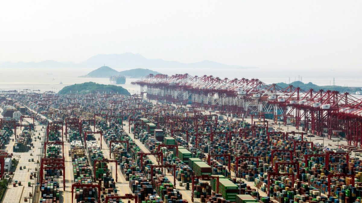 Featured image for US-Vietnam Trade Deal Sparks Concerns and Opportunities in Asia