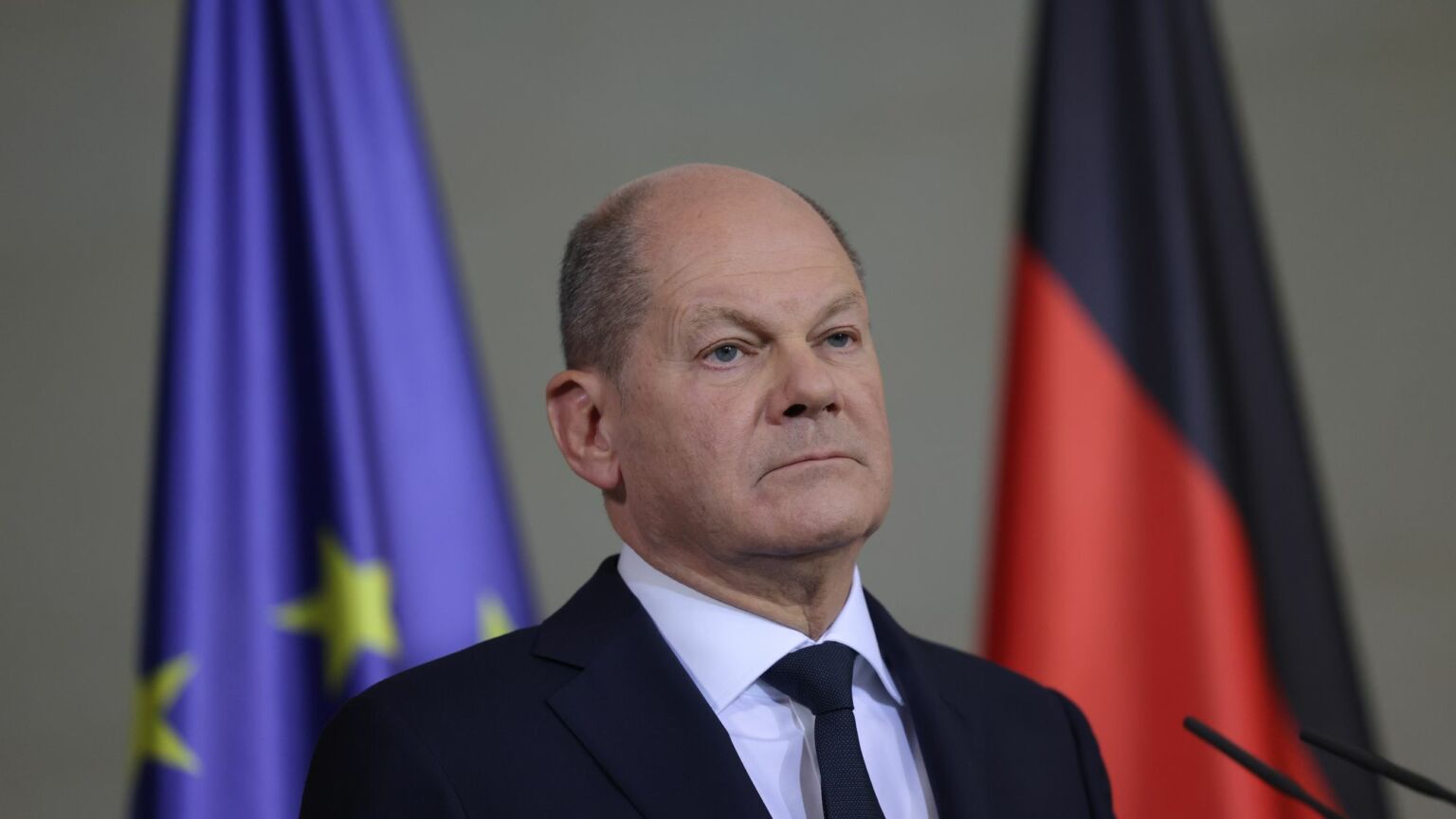 Germany's Budget Deal: A Green Path to Financial Stability and Support for Ukraine